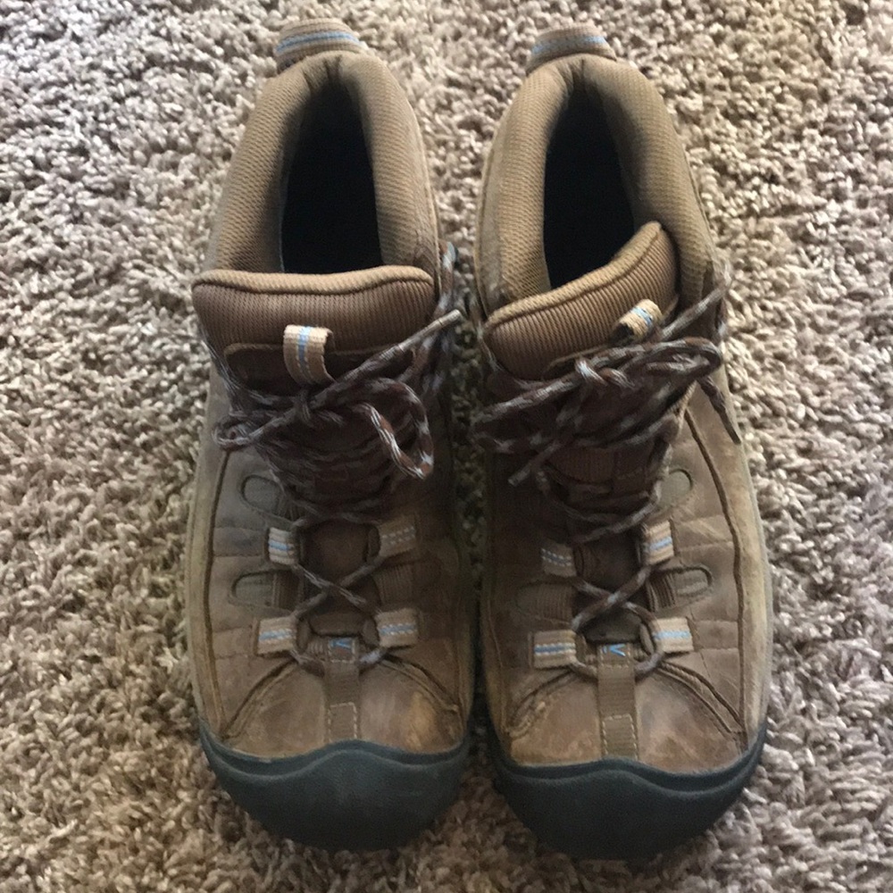 Women’s Keen Hiking Boots Size 9.5